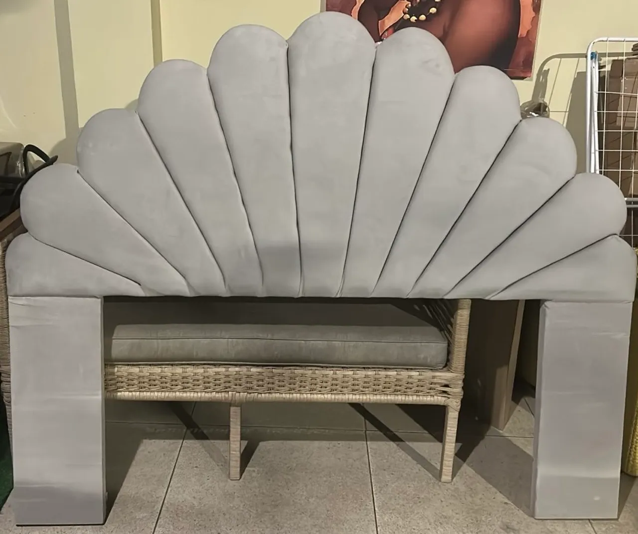Cabeceira de Cama Estilo Concha Cinza