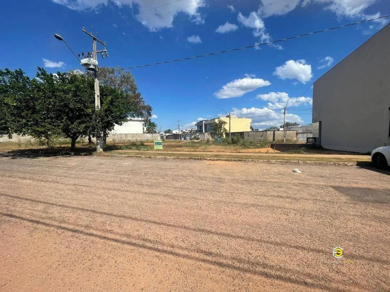 LOTE COMERCIAL NA AVENIDA LO- 11 505 SUL COM 416M²