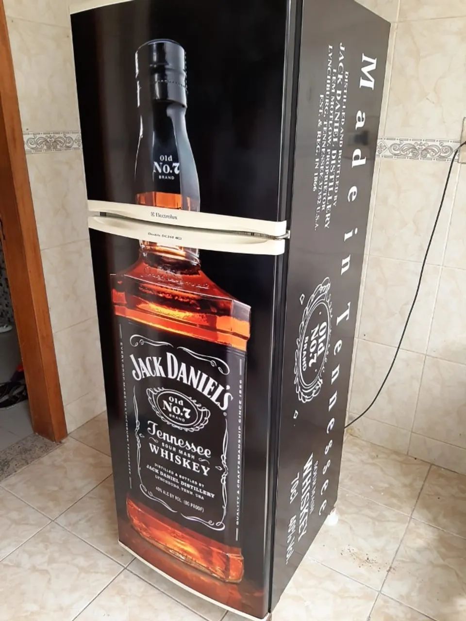 Envelopamento de geladeira e outros