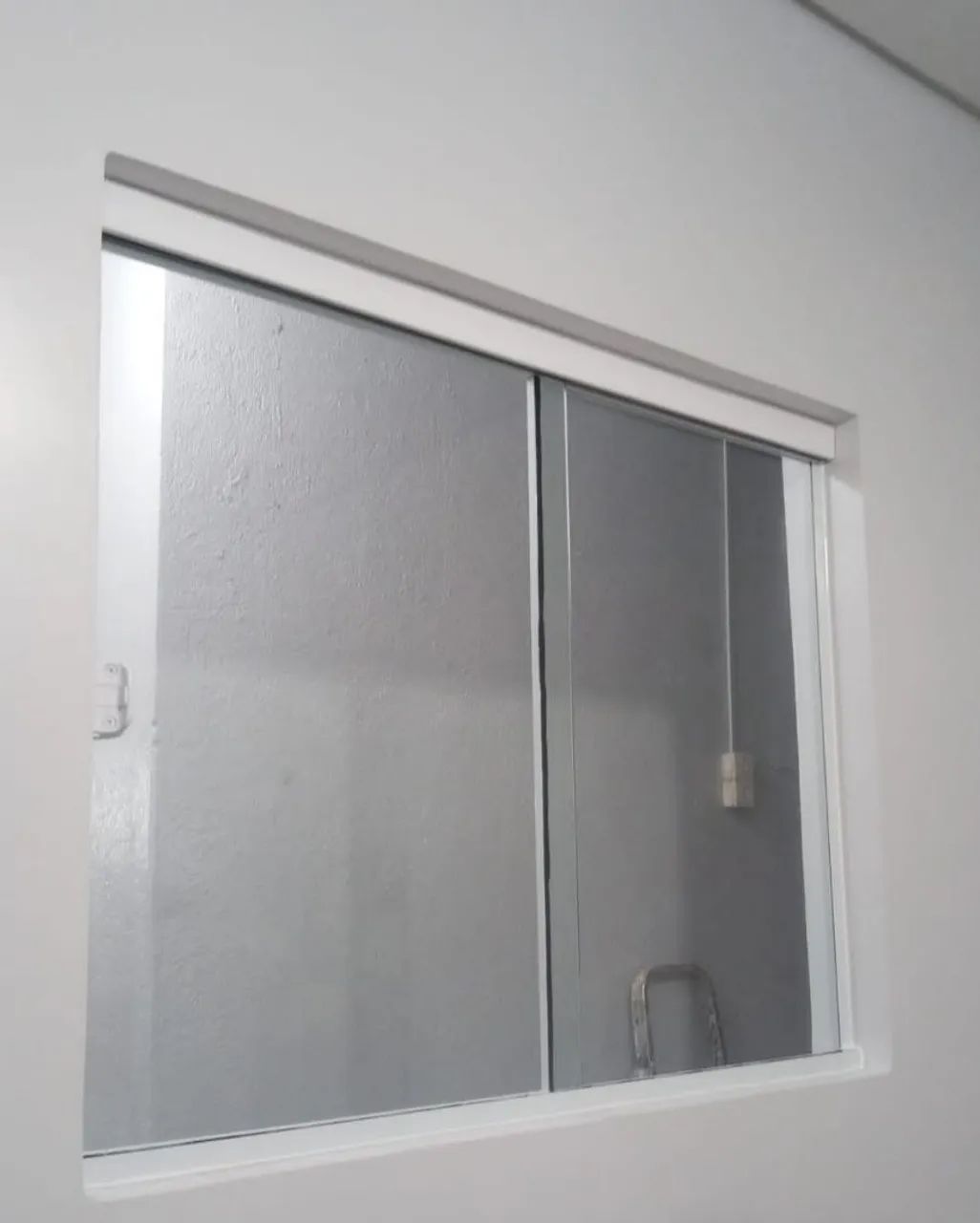 02-Panel Window with 8-mm Clear Tempered Glass64750591444993122