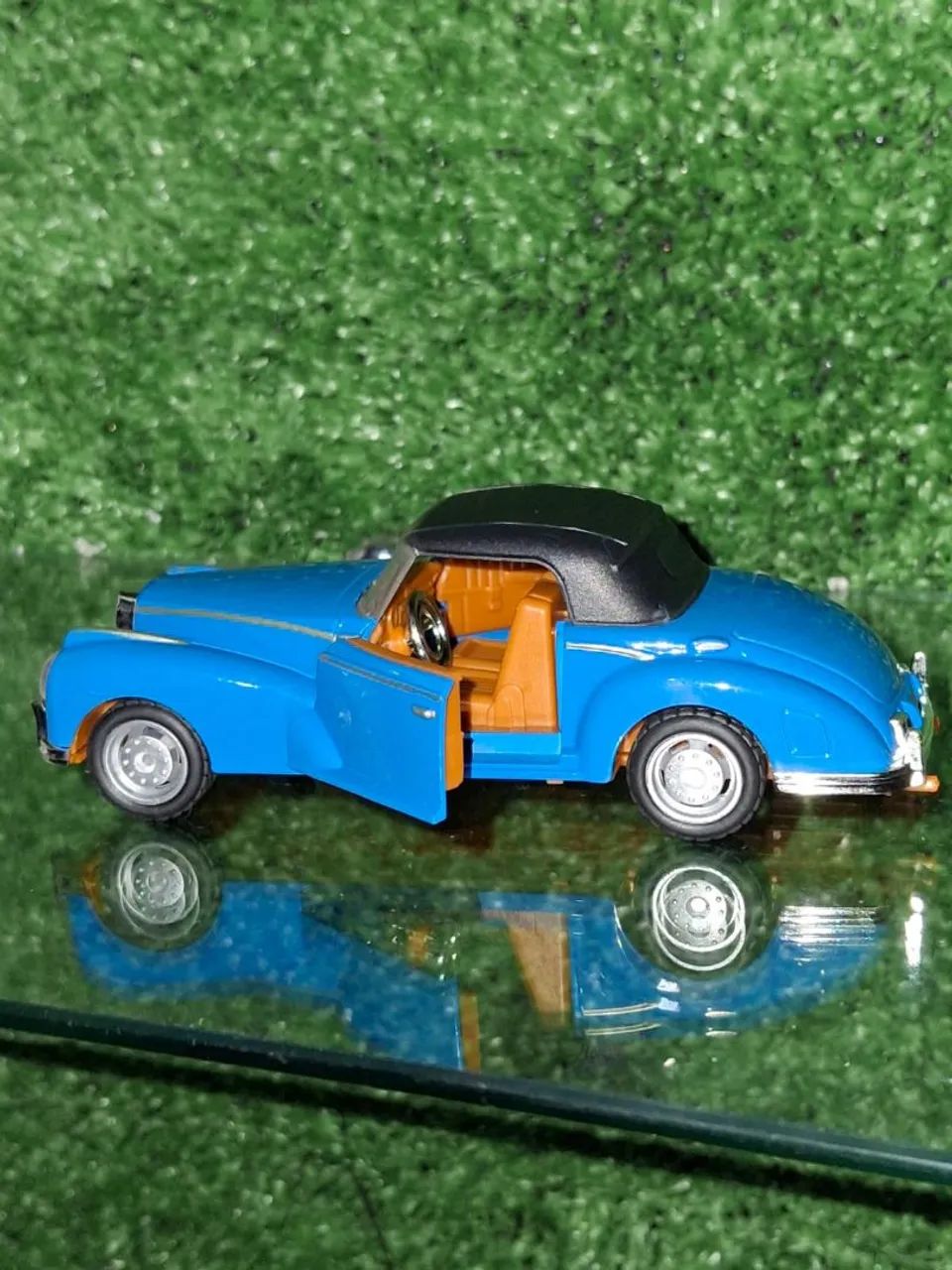 Miniatura de Carro Antigo Azul