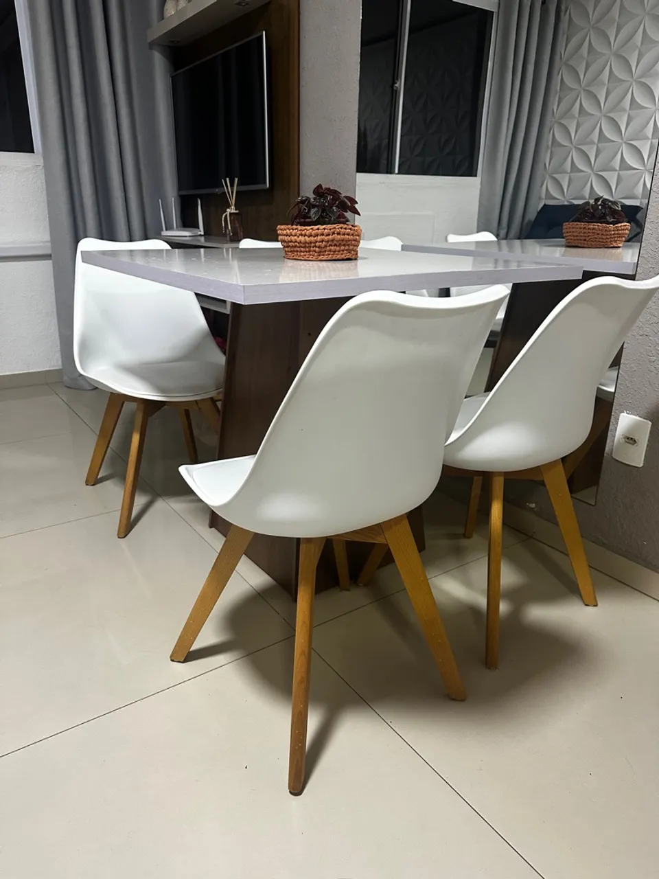 Mesa de jantar 4 lugares