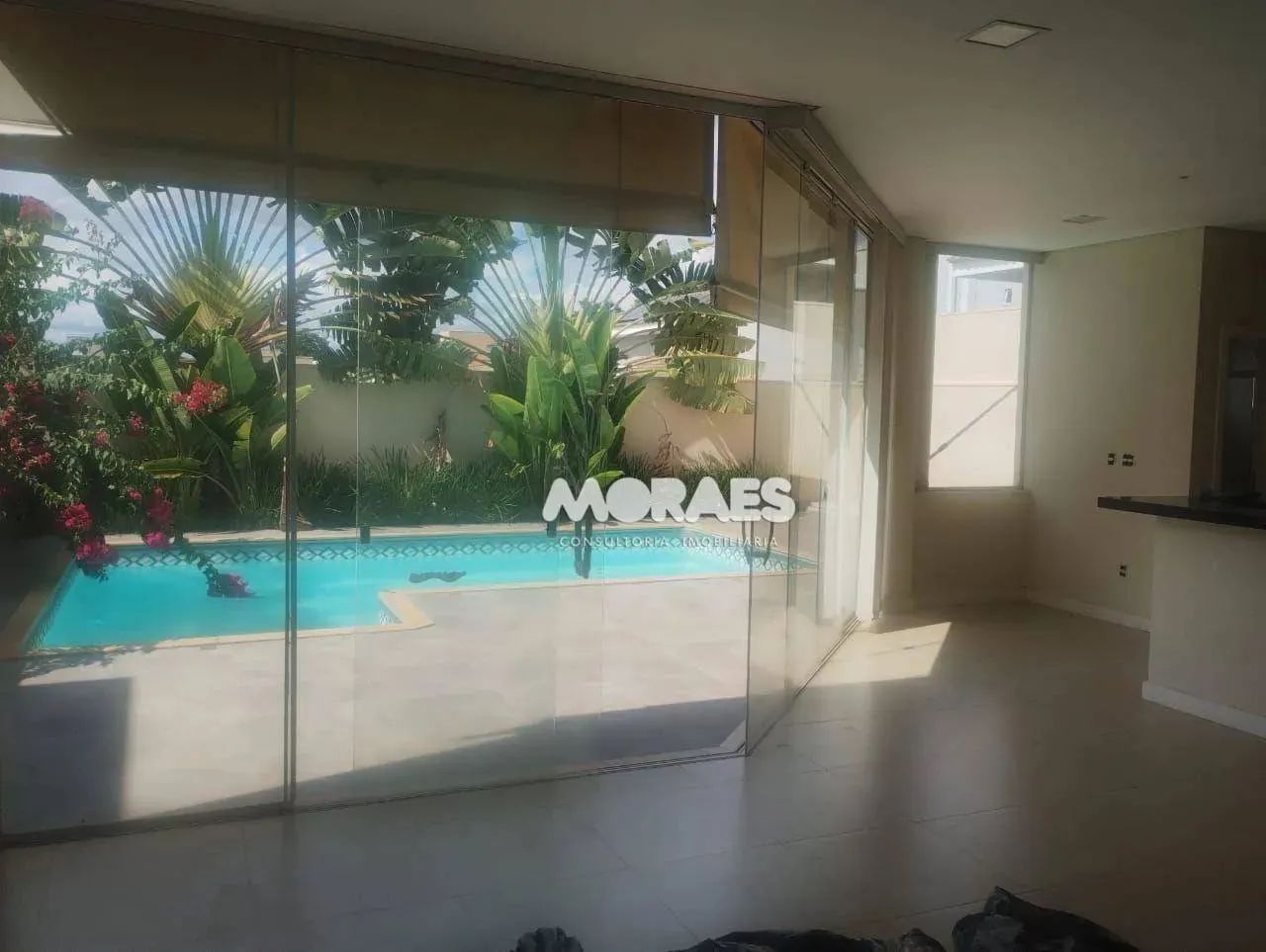 Casa em Condomínio Fechado com 4 suítes para alugar, 420 m² por R$ 9.800/mês - Residencial - Foto 3