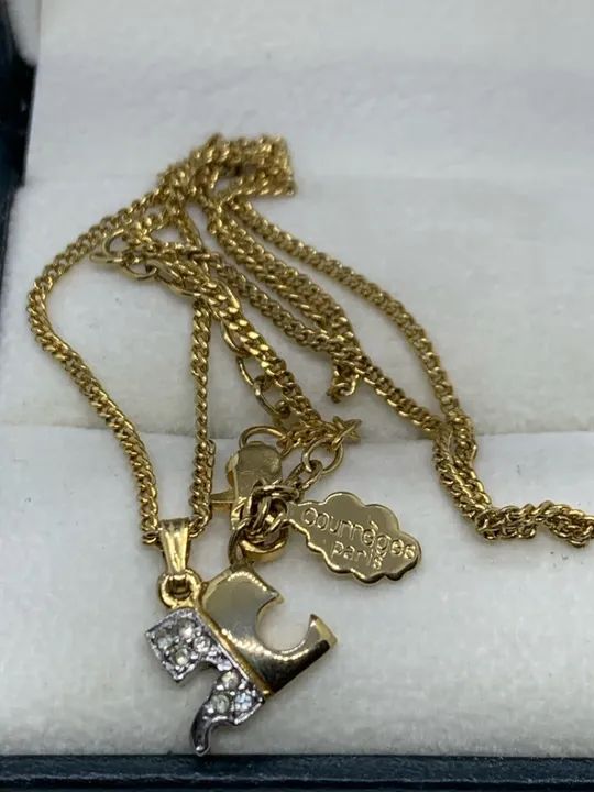 colar courreges logo dourado e pedras - Foto 2