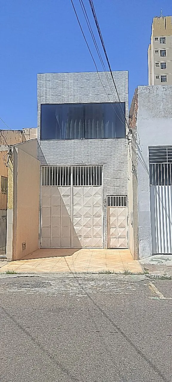 Alugo casa com ponto comercial (Galpão)