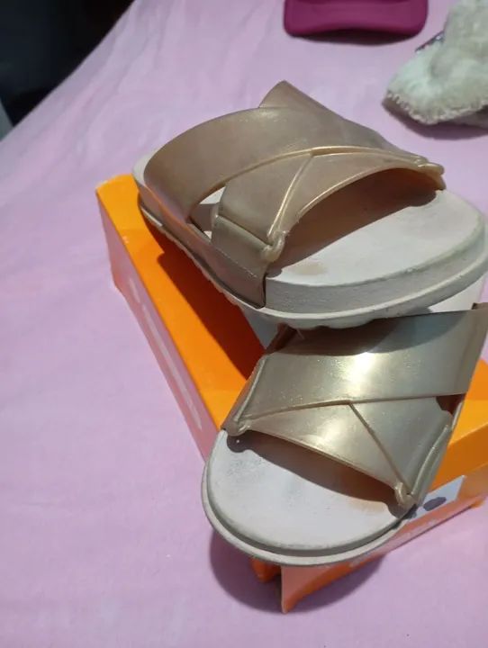 Sandálias Douradas - Tamanho 37