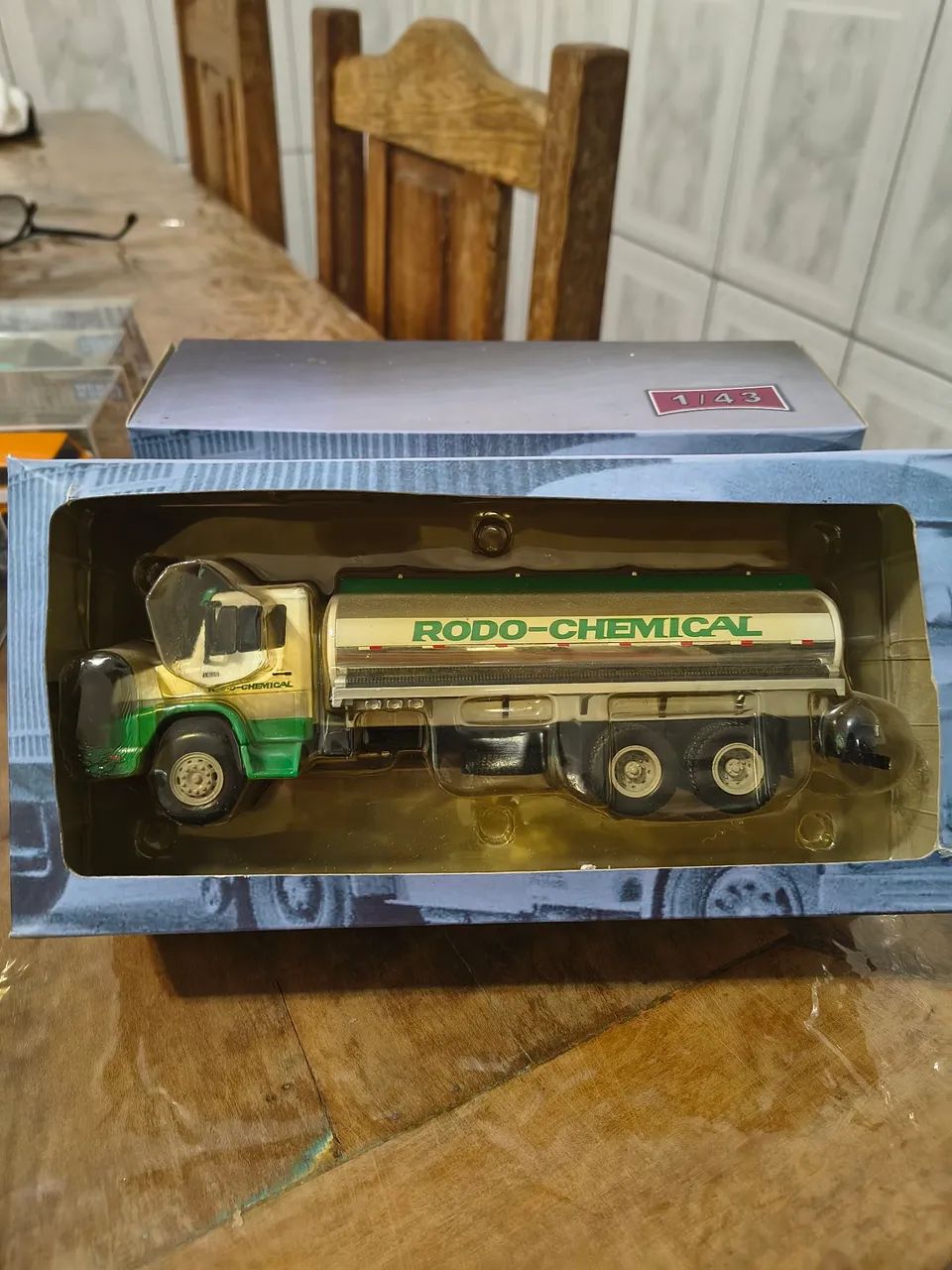 Caminhão escala 1/43 - Foto 2