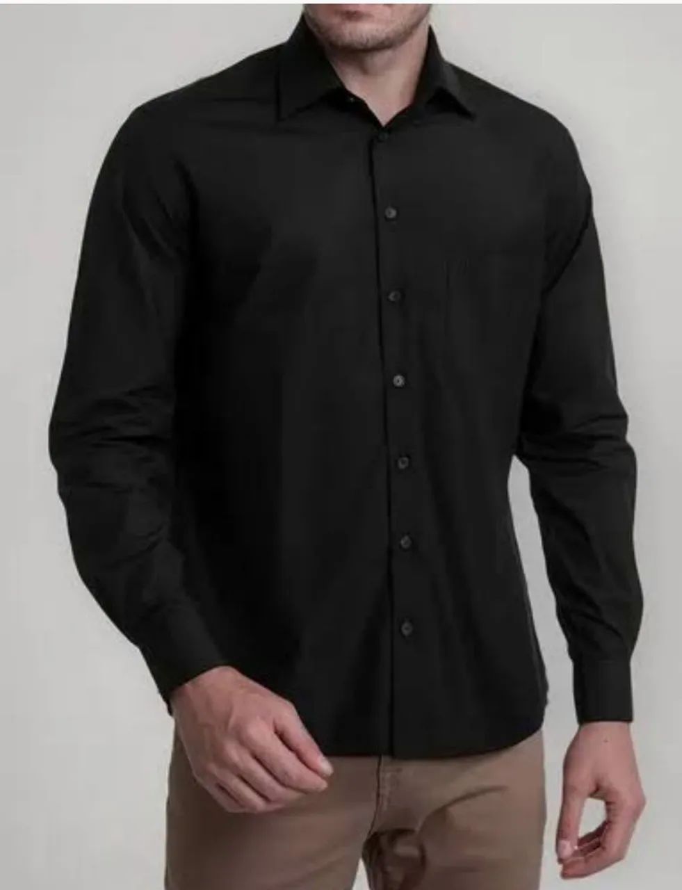 Camisa social Preta tamanho G, bonita, elegante, original, bem confortável, tecido macio.  - Foto 2