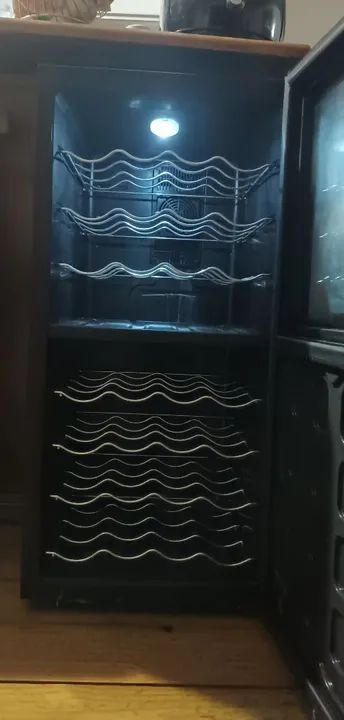 Adega climatizada tocave 32 garras 220v  - Foto 4