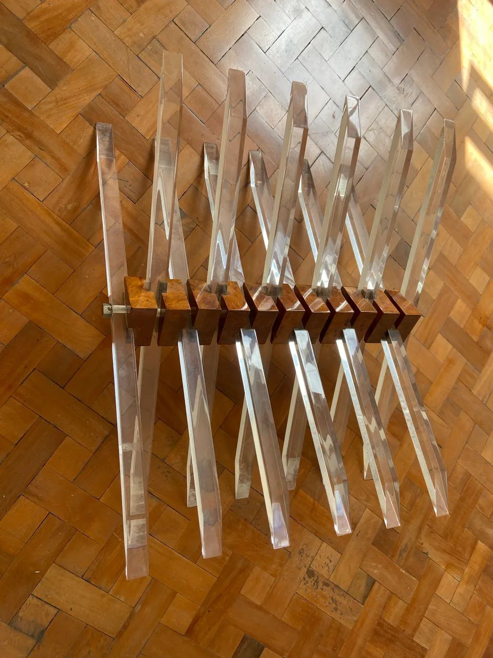 Lindíssima base para mesa de centro em acrílico 