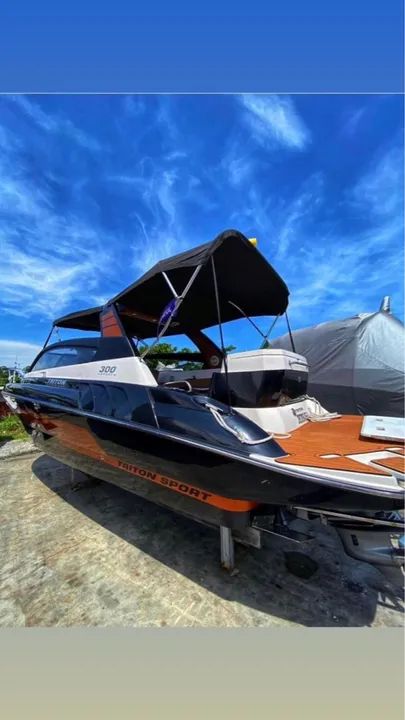 Lancha Triton Sport 300 - Impecável