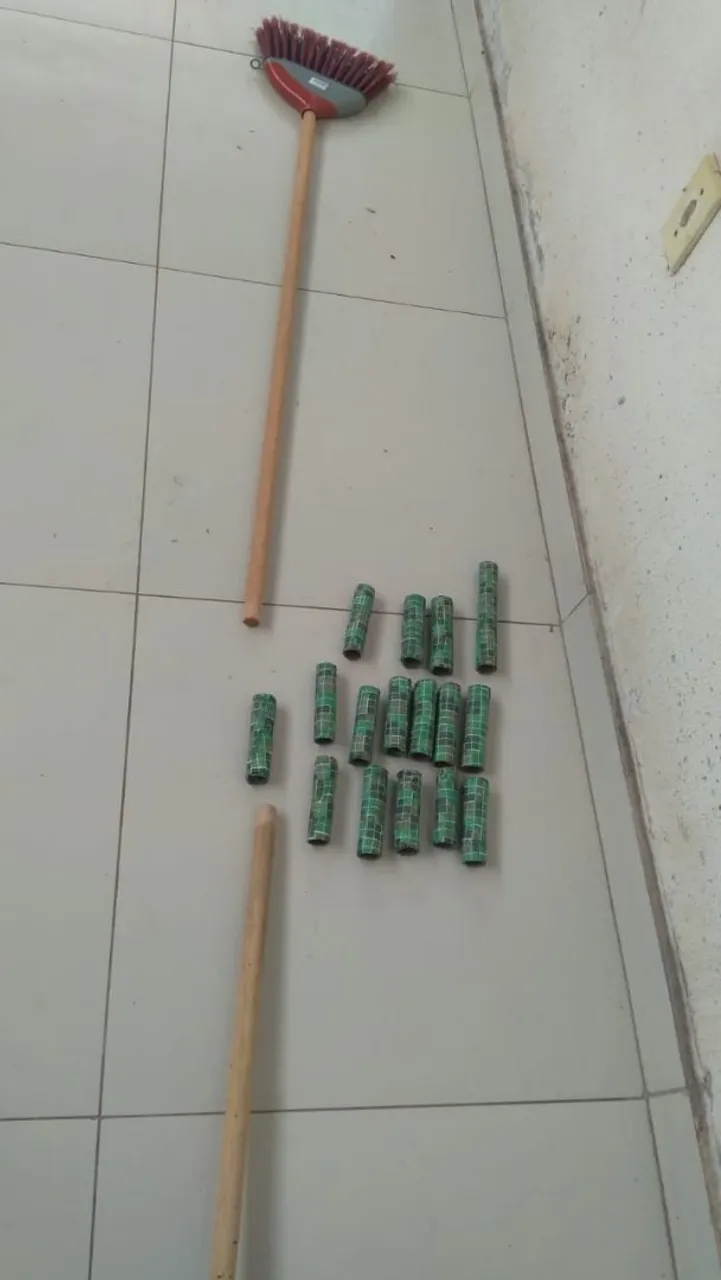 Vendo peça,suporte de vasculhar ,5 reais cada