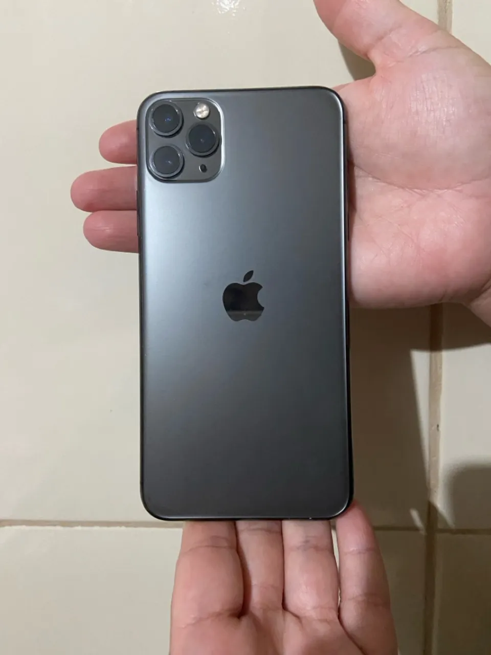 iPhone 11 Pro Max - ACEITO NEGOCIAÇÃO E TROCA