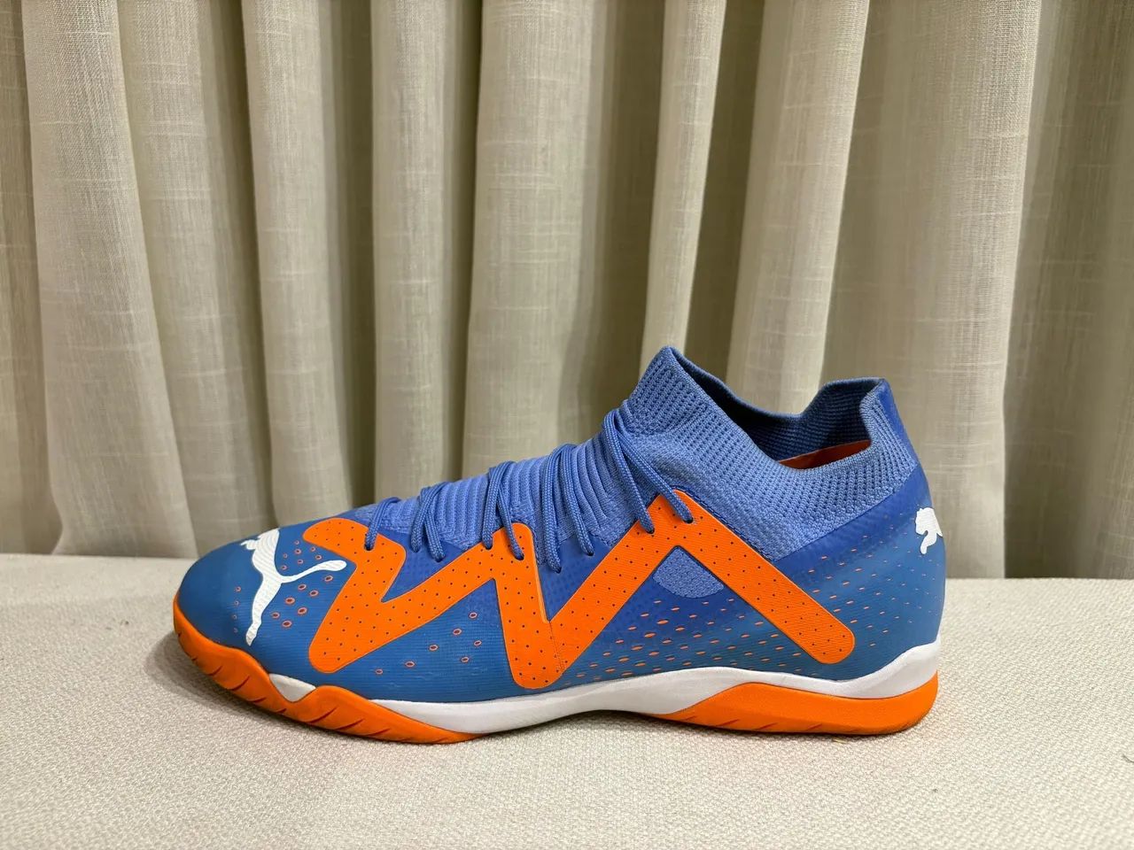 Chuteira Futsal PUMA FUTURE MATCH Neymar Azul e Laranja