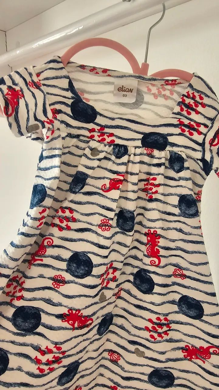 Vestido infantil estampado fundo do mar