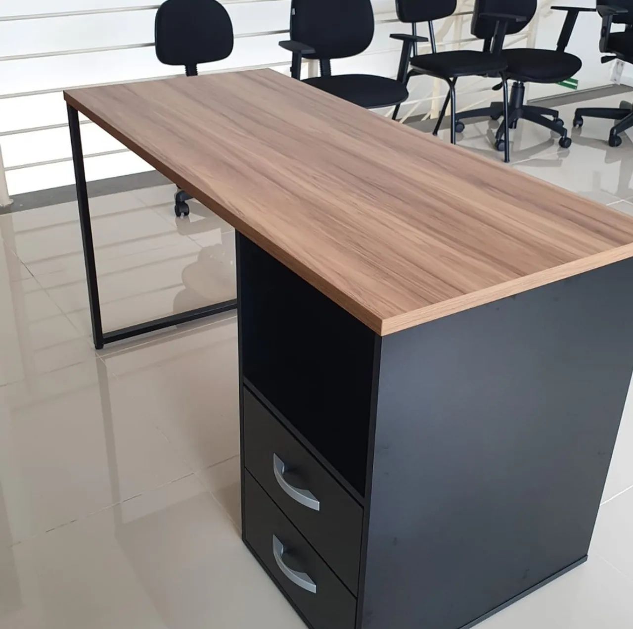 Mesa Viena 25mm Maranello com 2 gavetas  - Foto 5