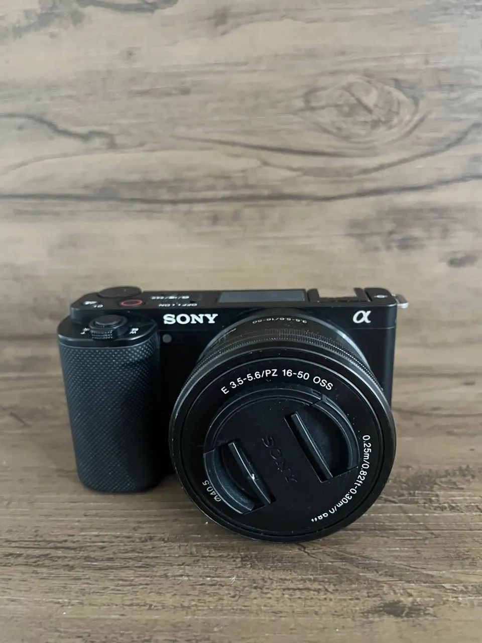 Câmera Sony Alpha com Lente 16-50mm