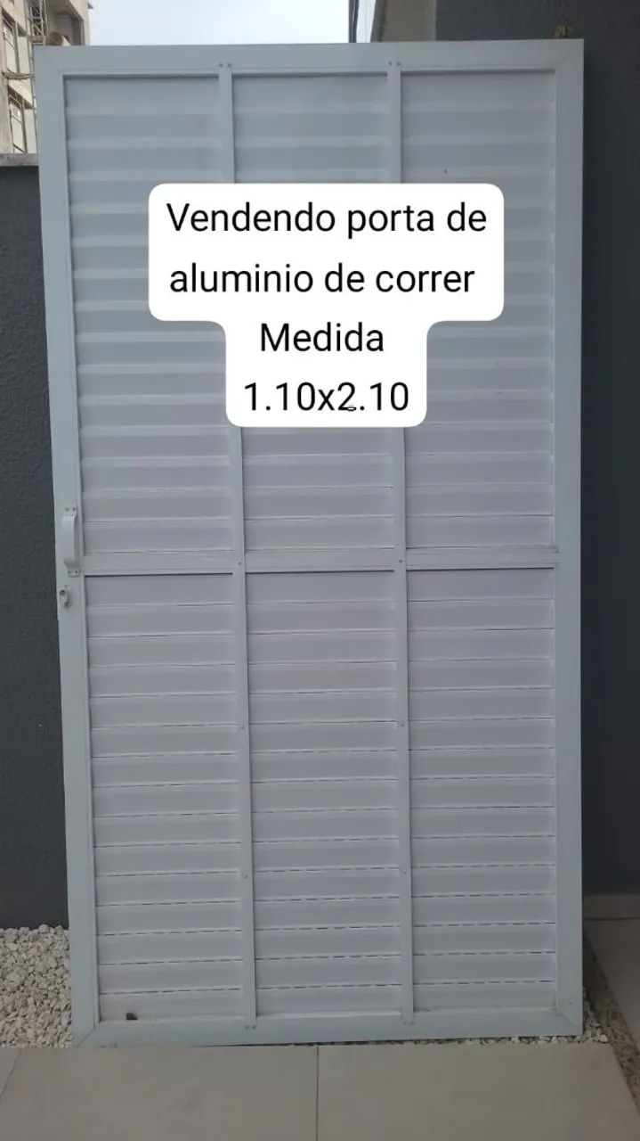 Porta de Alumínio de Correr 1.10x210 e Porta vidro 88x210 pivoltante