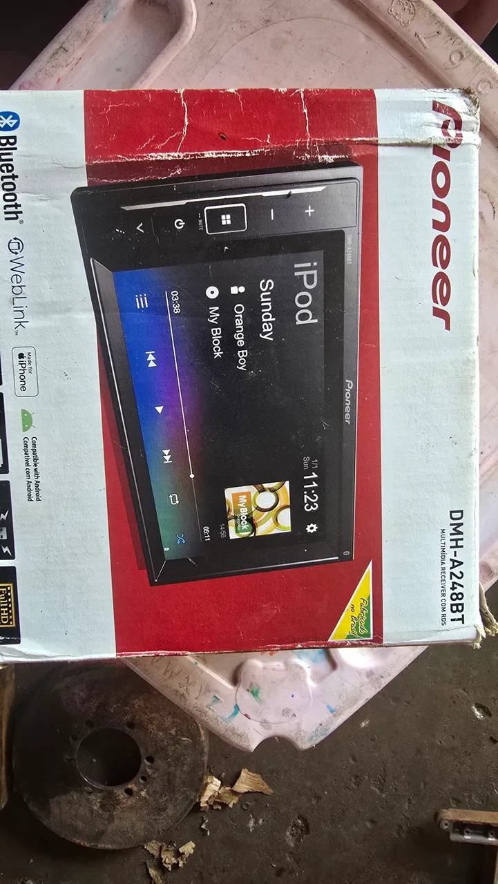 Som automotivo Pioneer com tela touchscreen