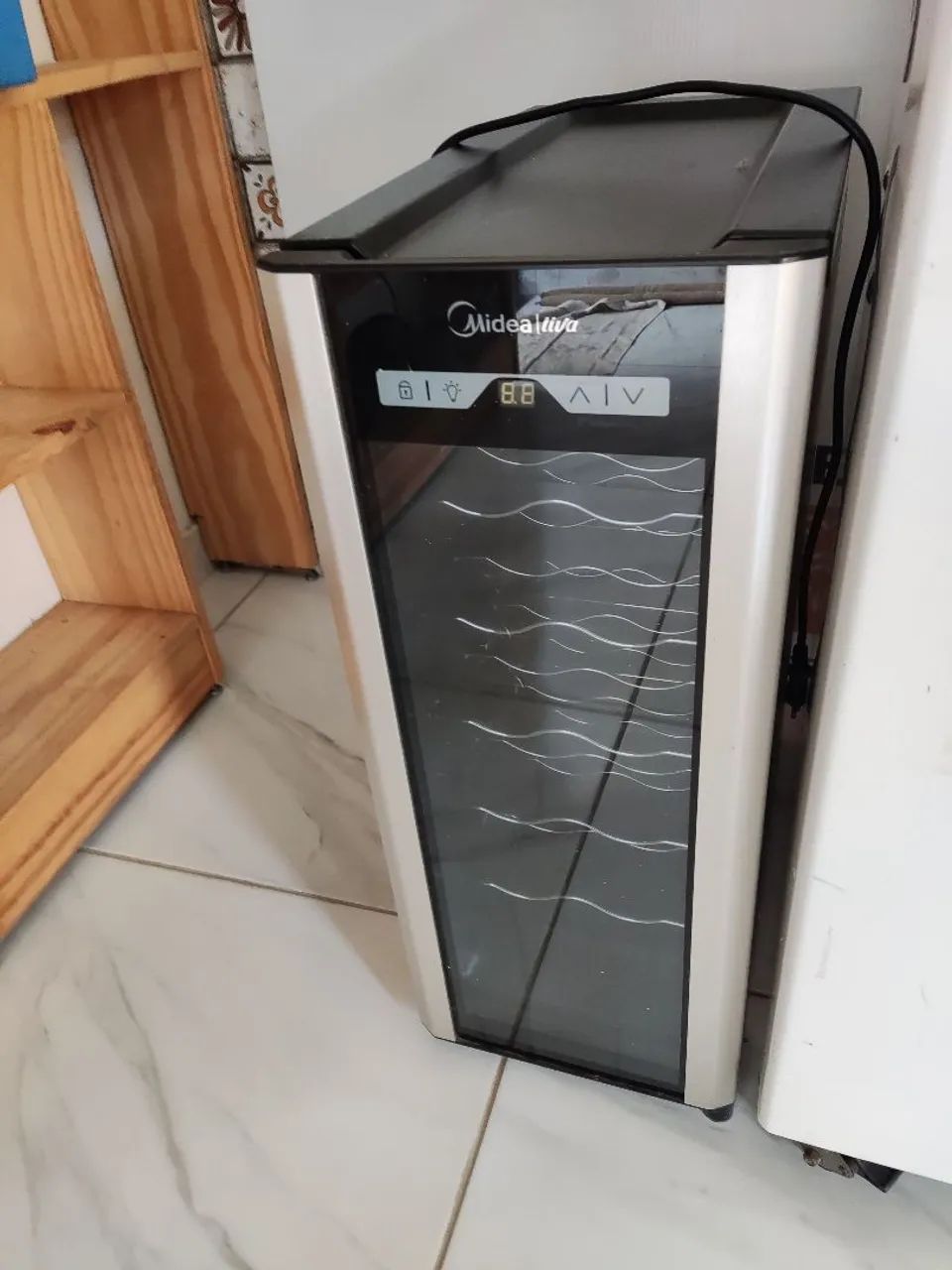 Adega Climatizada Midea 12 Garrafas - Usada