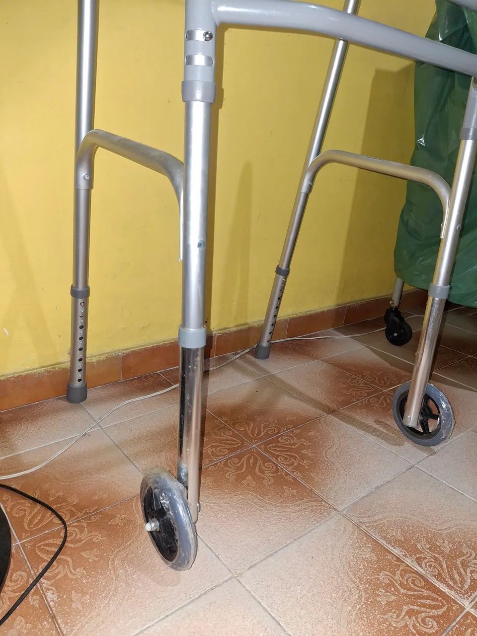 Cadeira 140KG andava com ridas - Foto 3