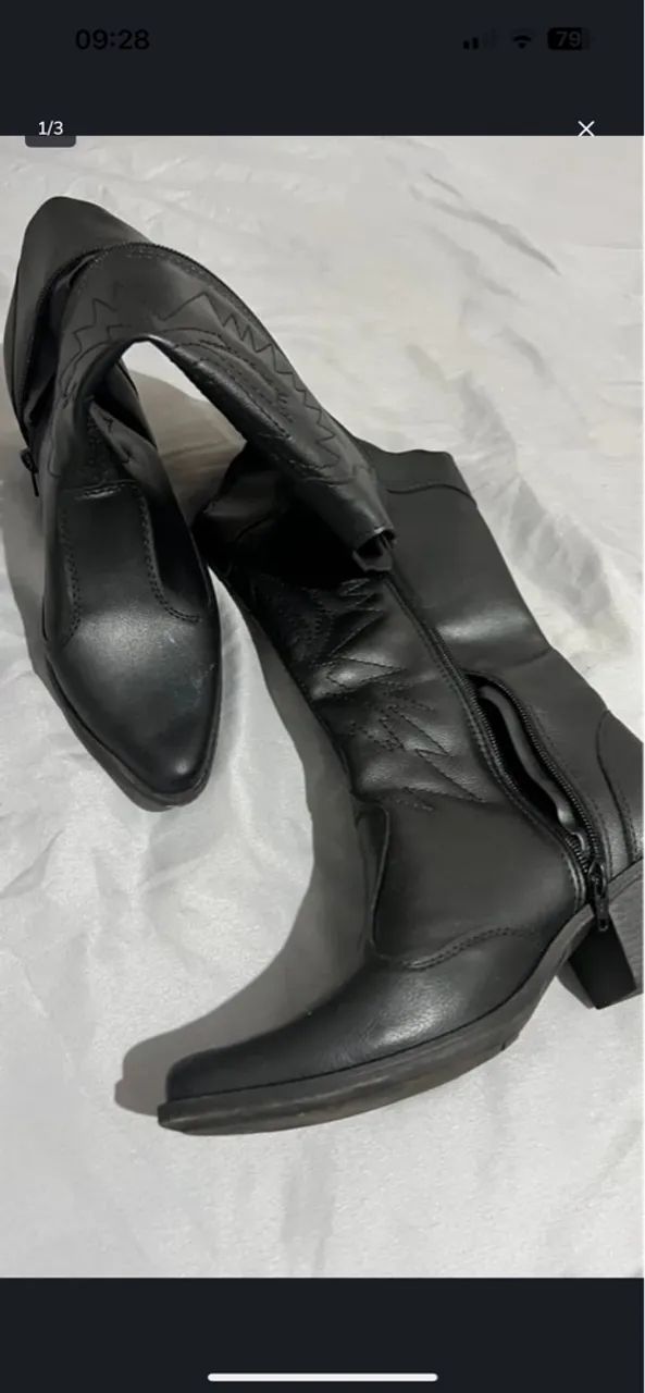 Botas de couro pretas