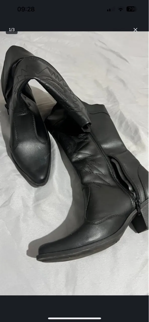 Botas de couro pretas