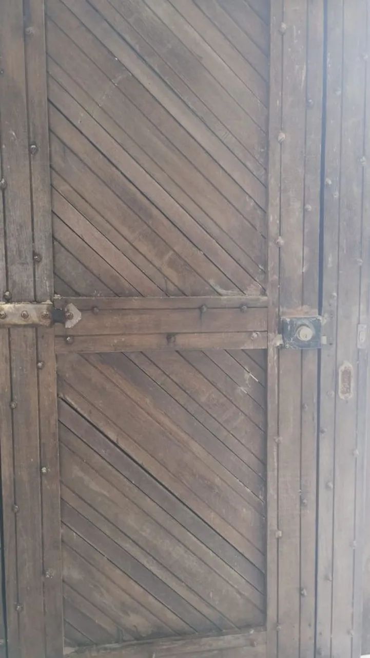 Porta de madeira maciça antiga - Foto 2