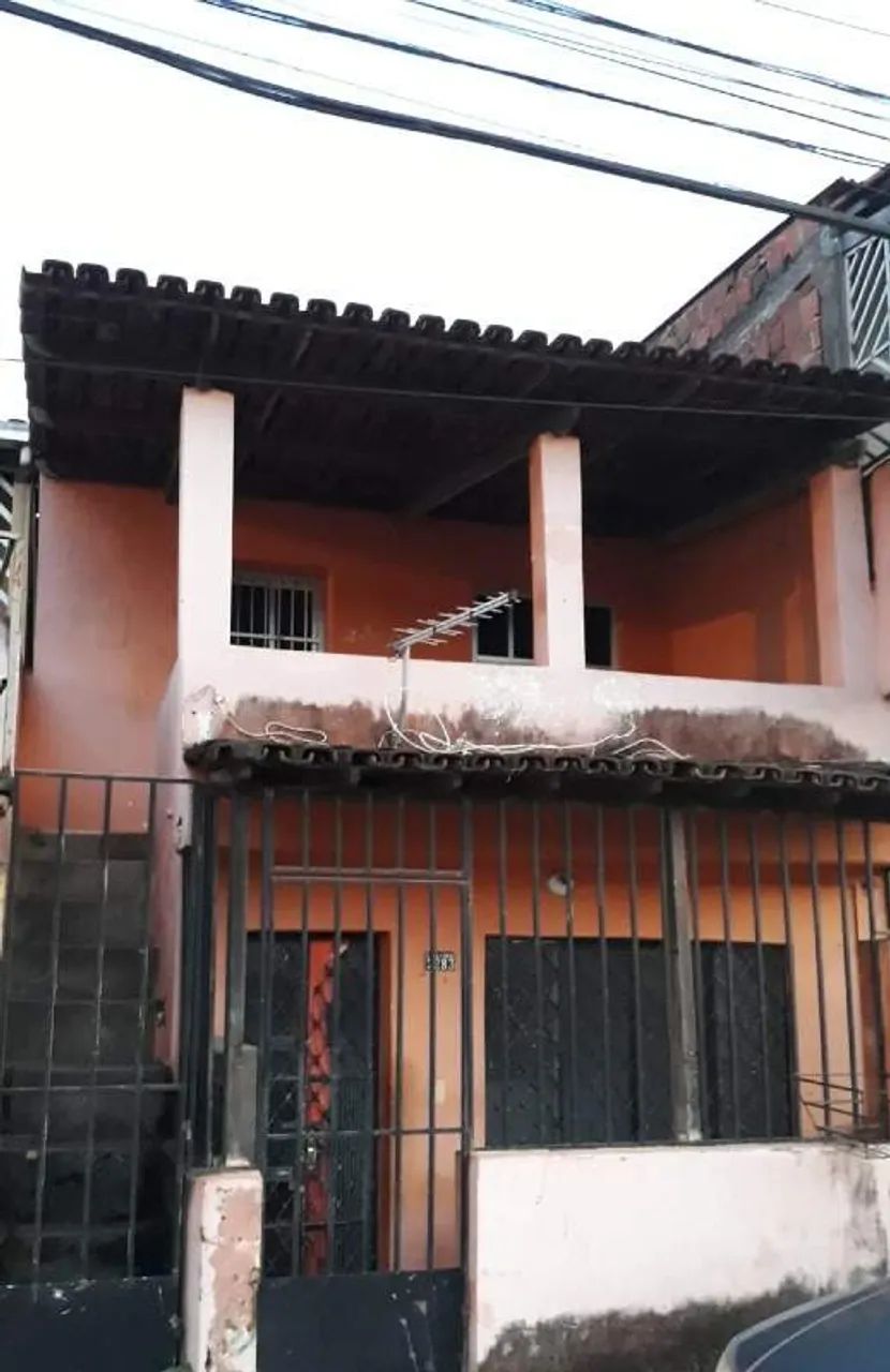 Casa 2 pavimentos na Av.Itabuna