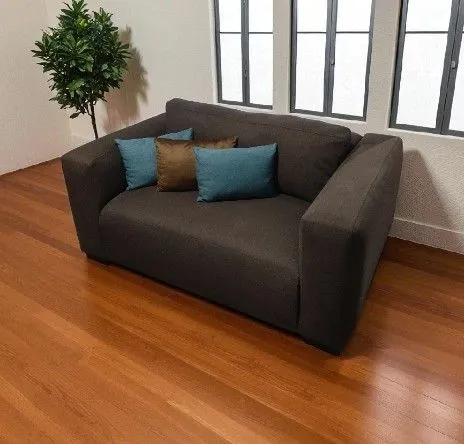 Sofá pequeno 2 lugares em linho.Entrego grátis dependendo onde.