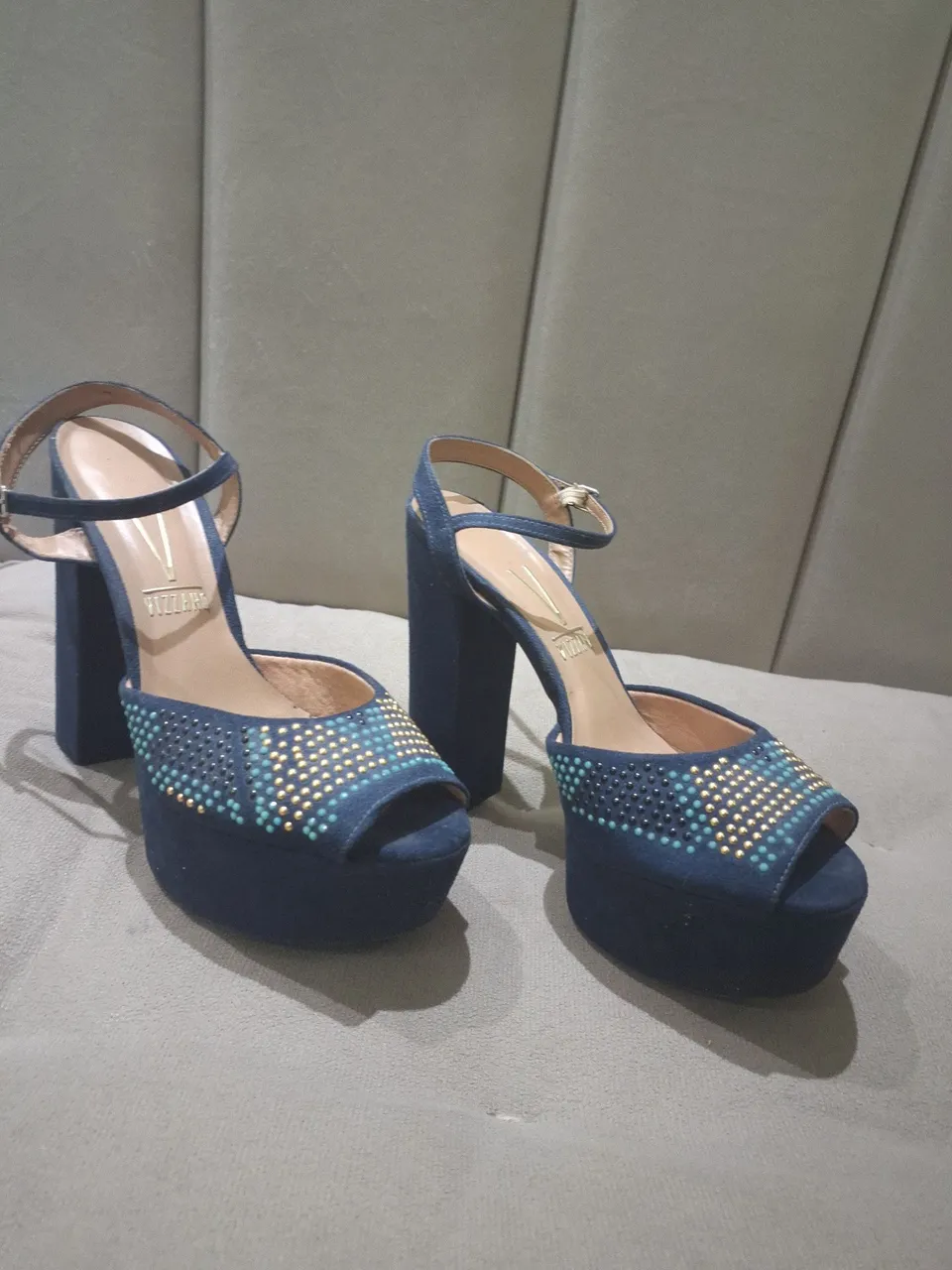 Sandália Plataforma Azul com Detalhes