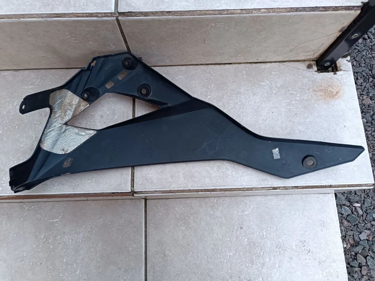 Spoiler inferior direito p kawasaki z300 - Trailers e carrinhos