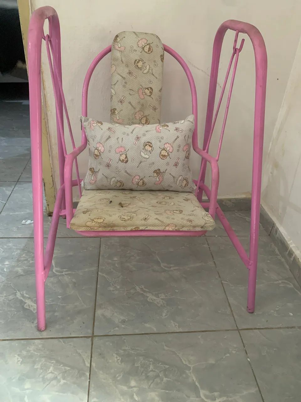 Cadeira de balanço infantil 