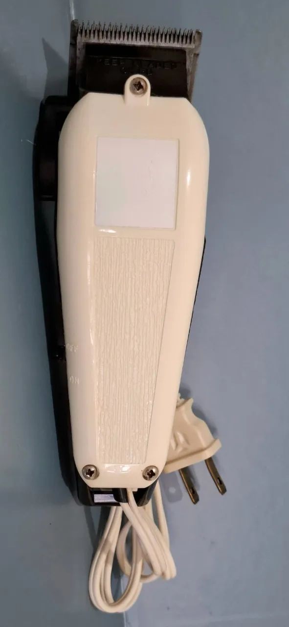 Máquina De Cortar Cabelo Wahl precision USA funcionando - Foto 4