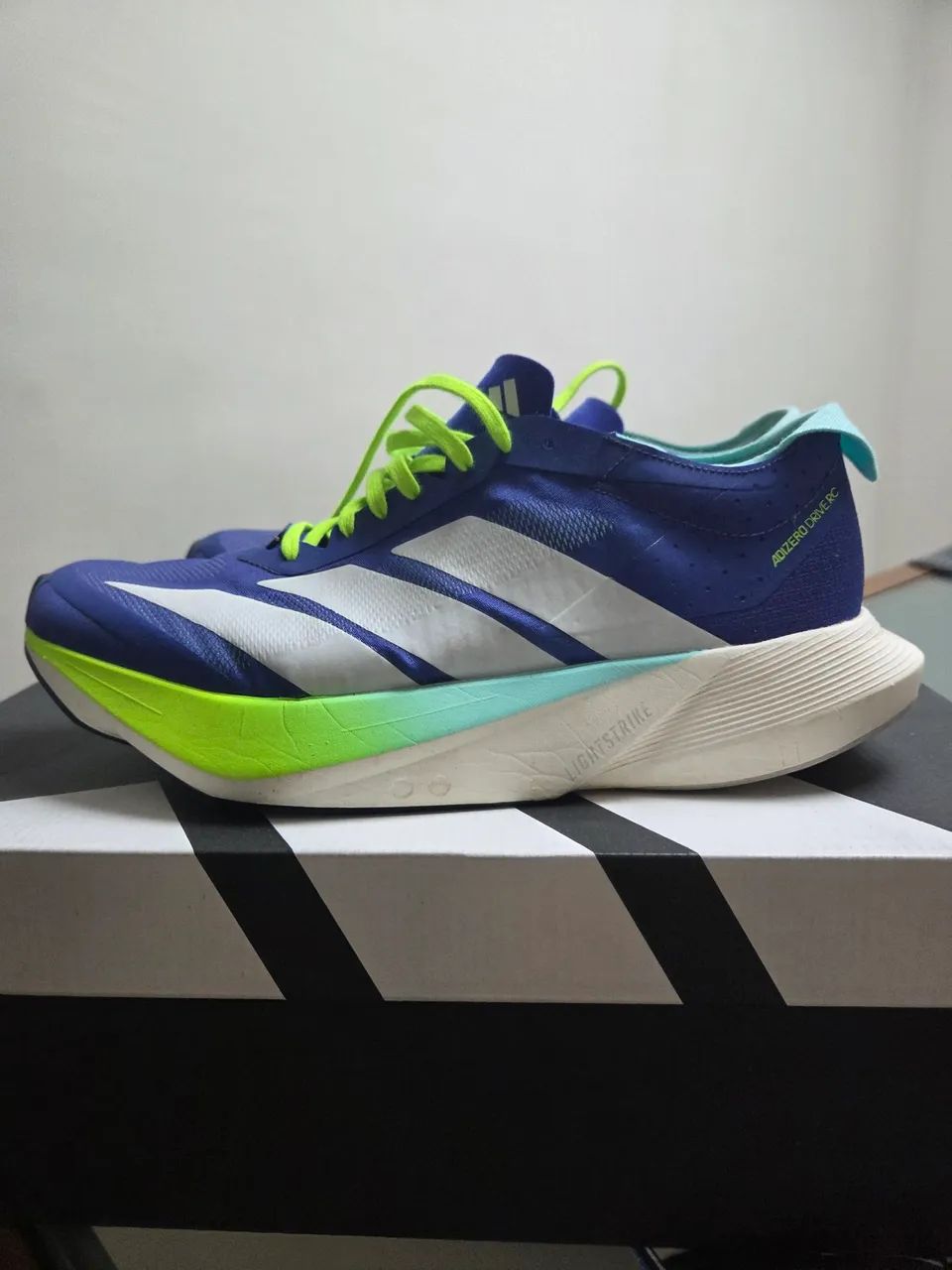 Tênis Adidas Adizero Drive RC