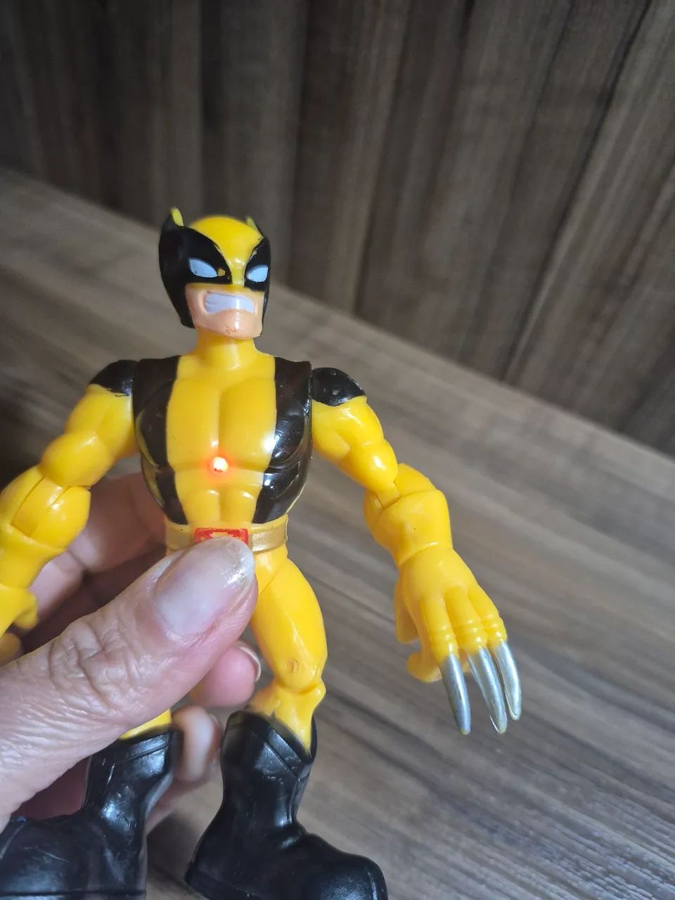 Boneco Wolverine da Marvel Super Heroes Adventures - Foto 5