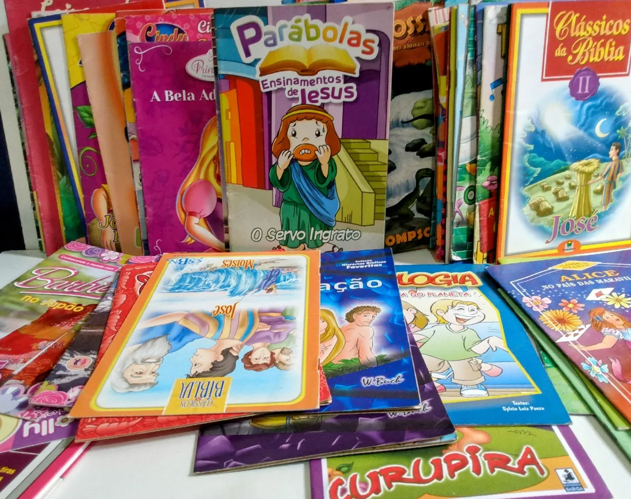 Livros Infantis - Lote de 100 livrinhos - Clássicos da Bíblia, Disney, Charadinhas Vários