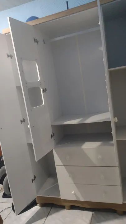 Guarda roupa infantil branco com bege  - Foto 4