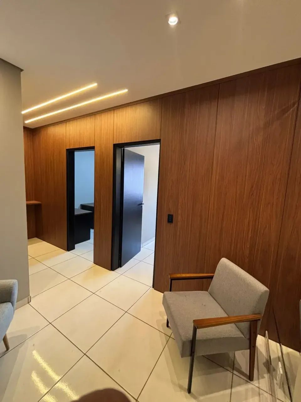 SALA COMERCIAL MOBILIADA PARA LOCAÇÃO  EDIFÍCIO WORK CENTER - Foto 2