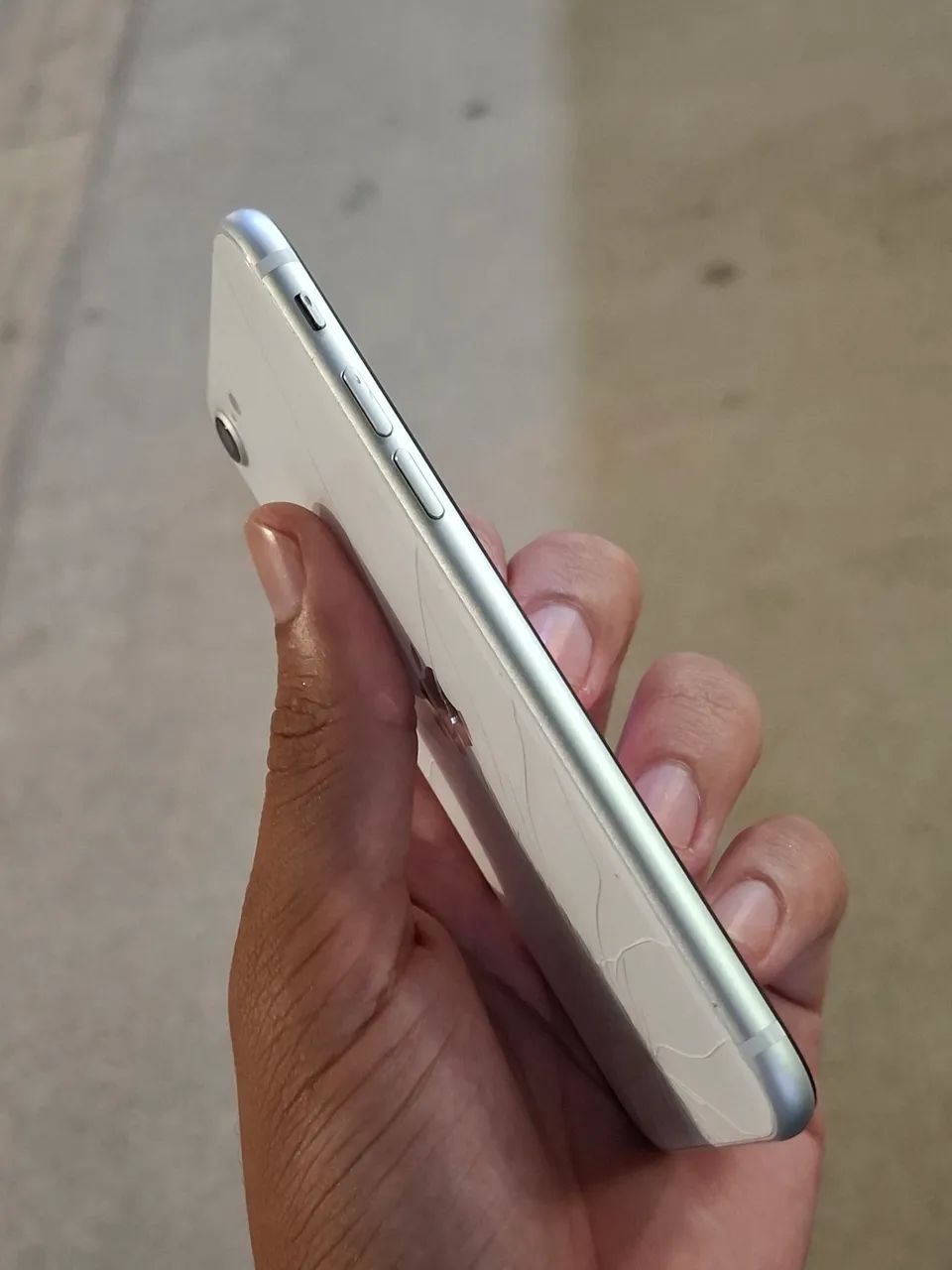 Vendo ou troco iphone se 2 - Foto 4