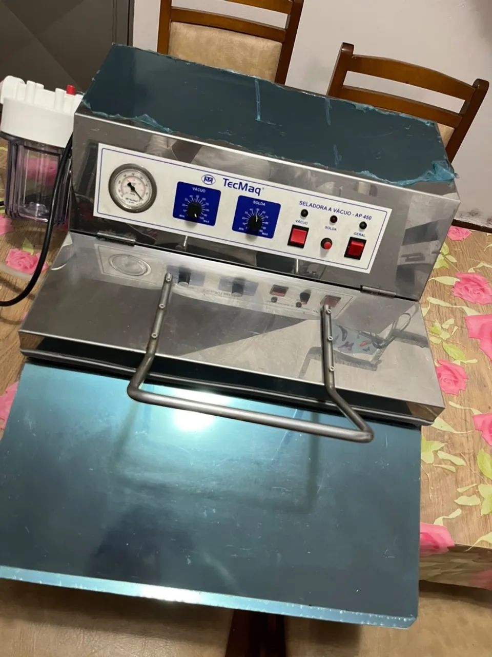 Máquina seladora de bico sucção 