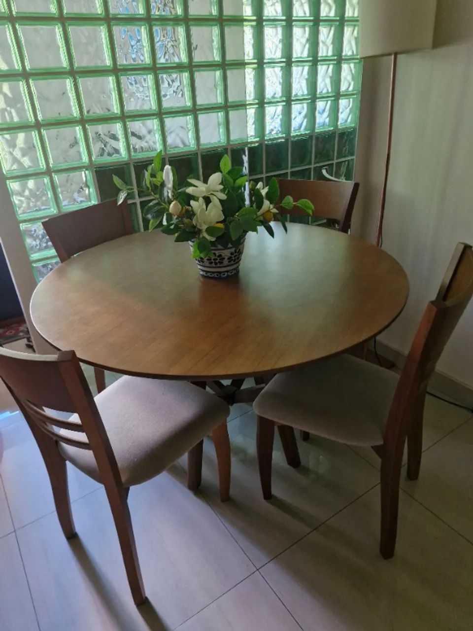 Mesa de jantar redonda