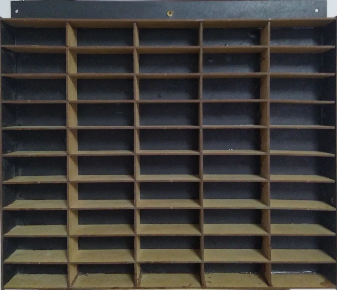 Painel de Hot Wheels de 50 nichos 