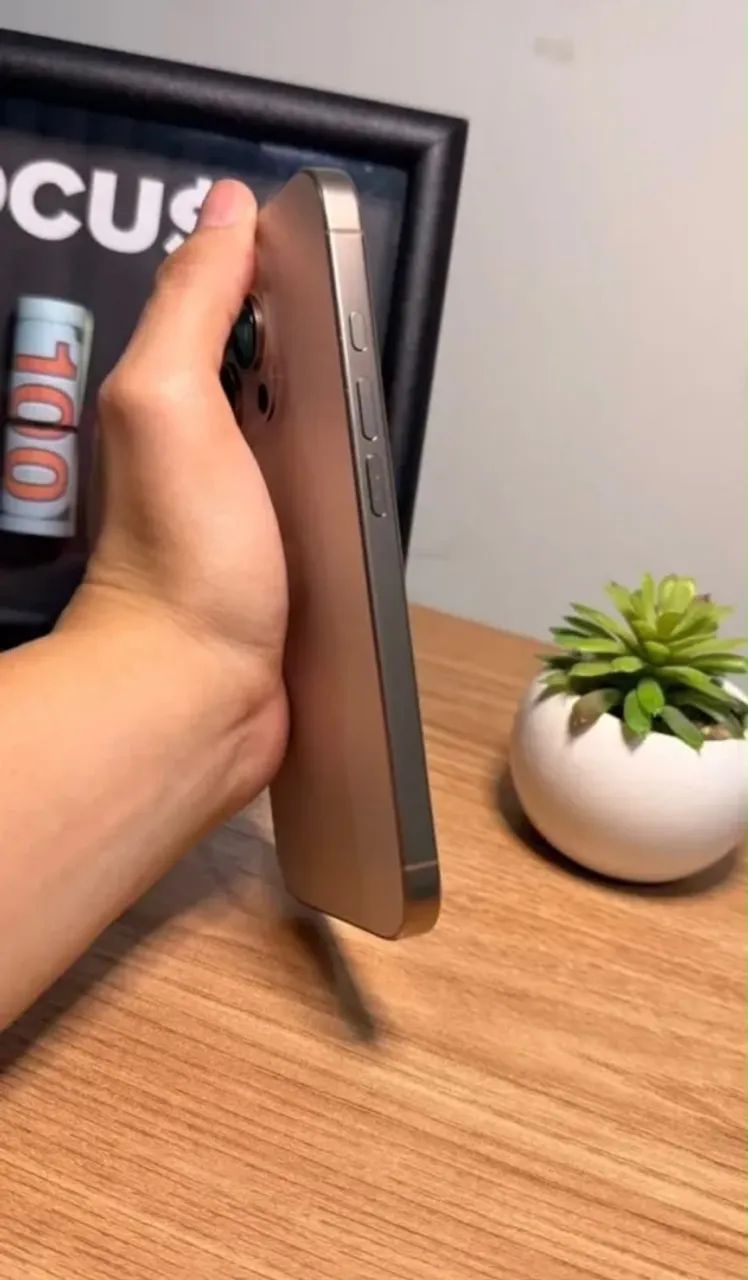 iPhone 16 pro - Foto 5
