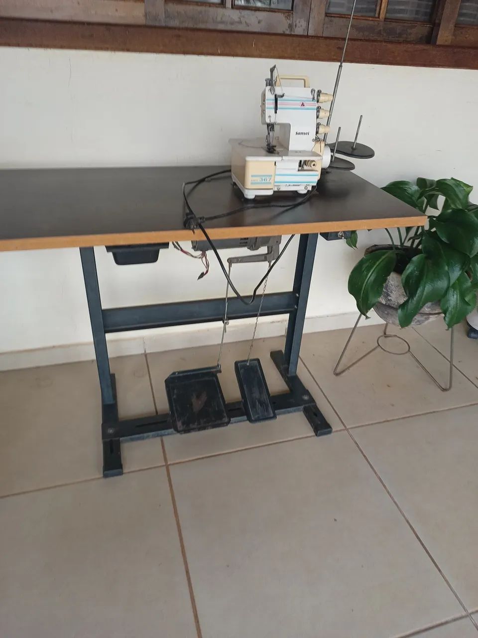 Vendo 2 máquinas - Overloque e Galoneira