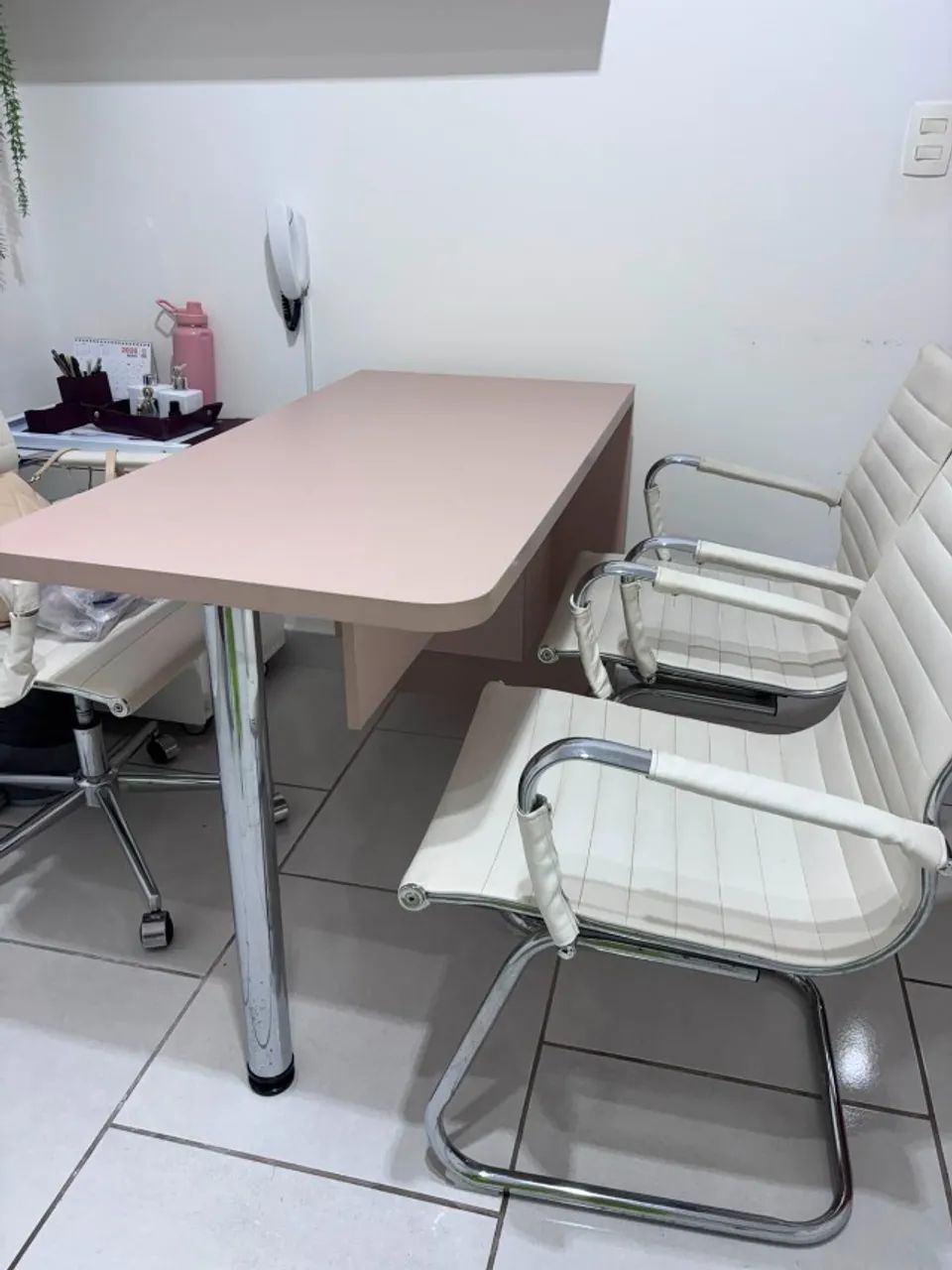 Mesa para Consultório/Escritório MDF 1,20m com Gaveteiro - Excelente Estado - Foto 4