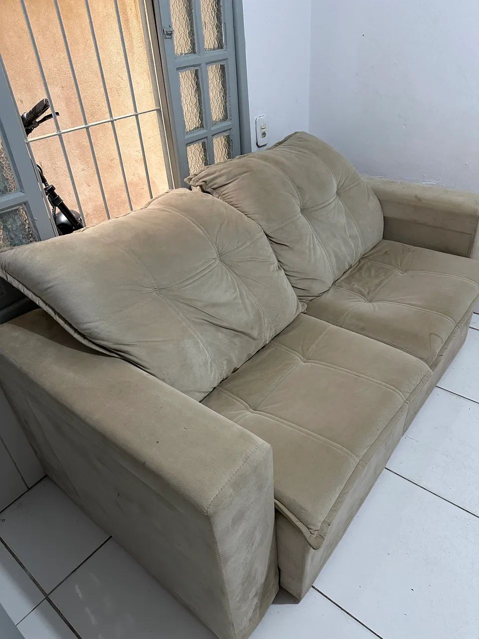 Sofá retrátil e reclinável