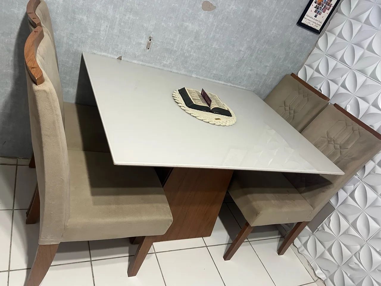 Mesa 4 cadeiras 