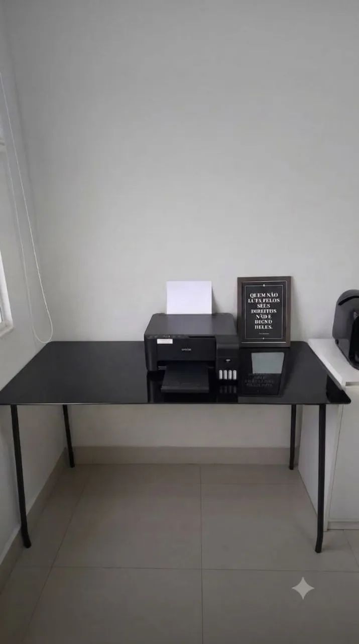 Mesa de escritório preta minimalista - Foto 2