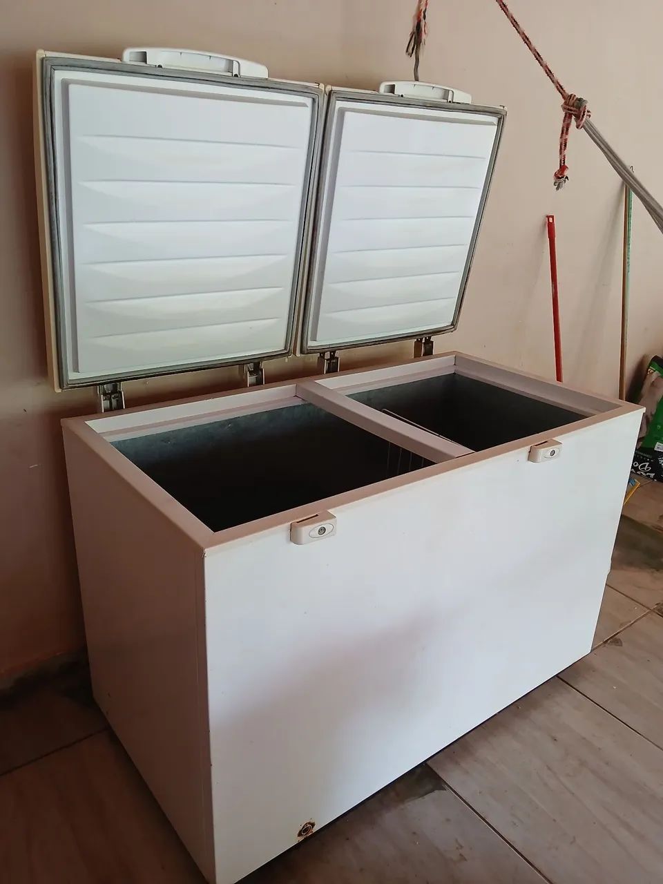 Freezer horizontal 385 litros  - Foto 2